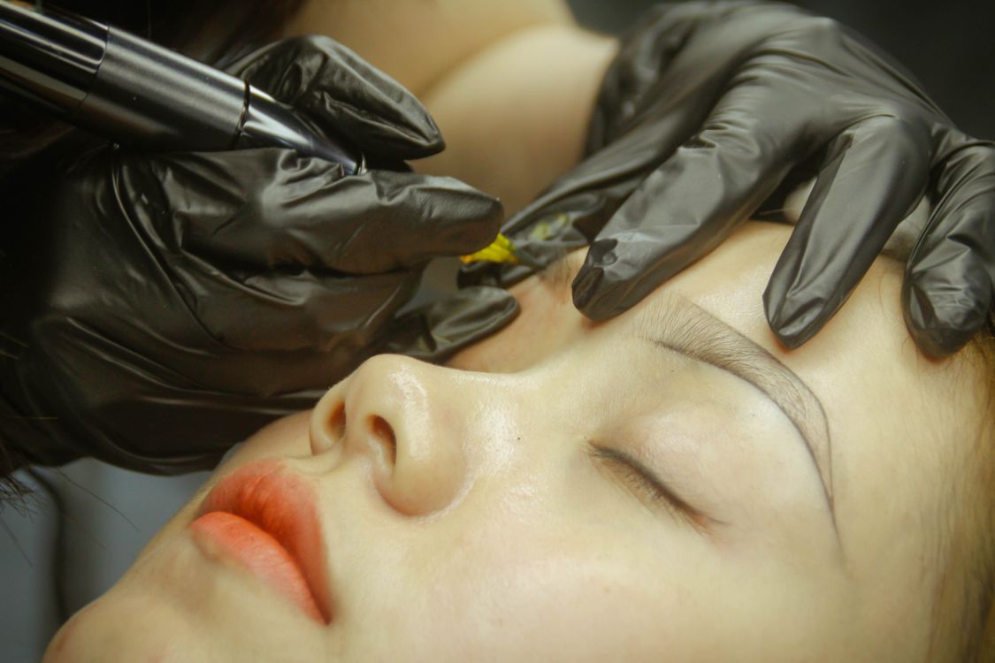 Le maquillage permanent (dermopigmentation) : cadre, hygiène et formation