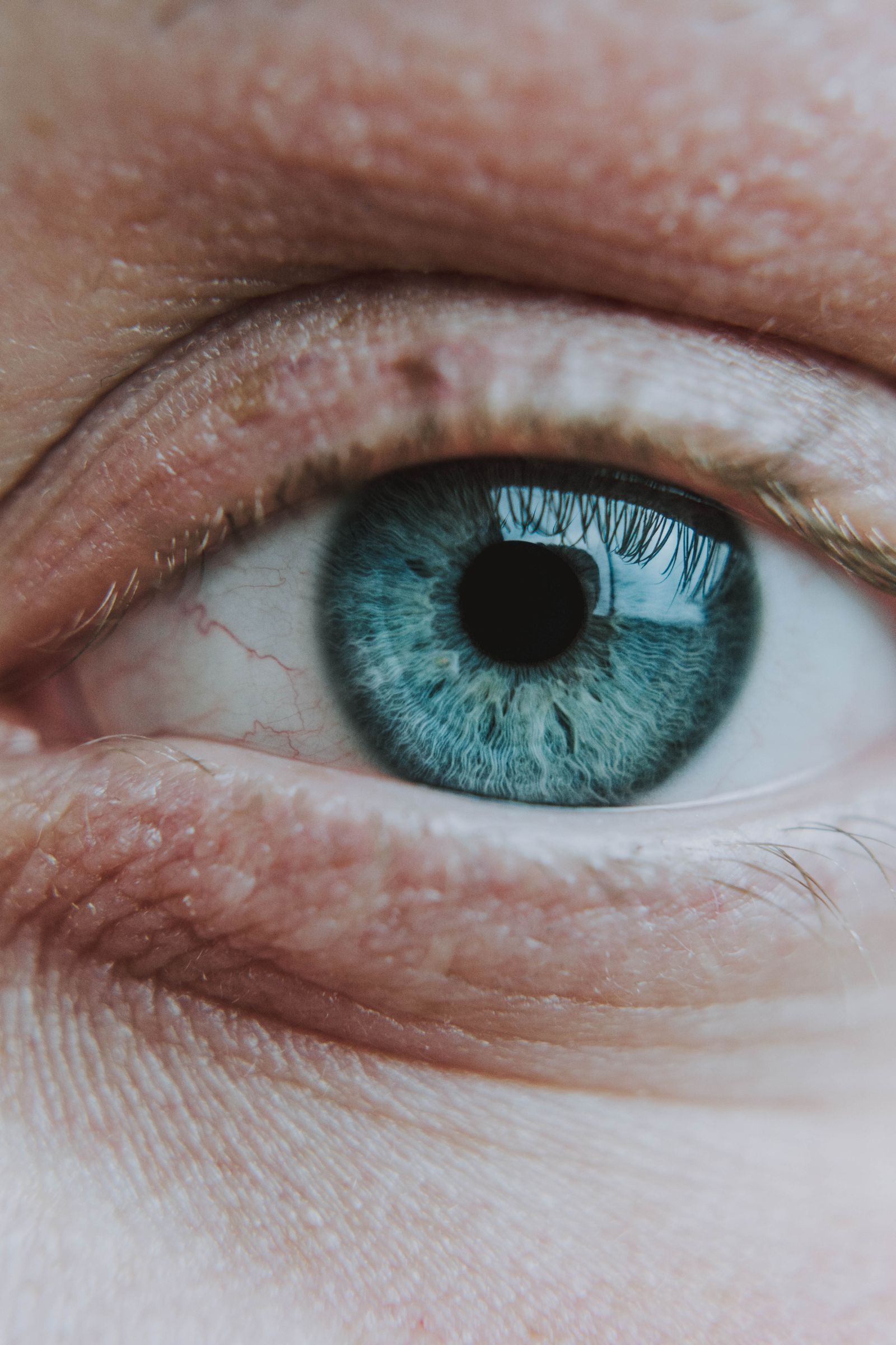 Extensions de cils : métier, hygiène et risque allergique